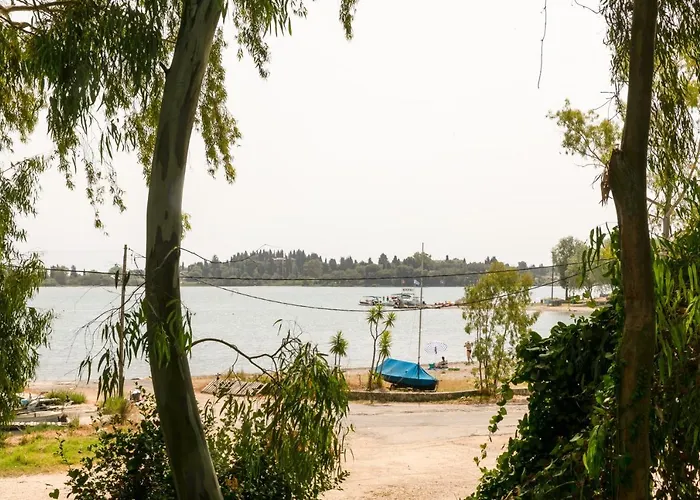 Διαμέρισμα Marina Vista Luxury Front Γουβιά